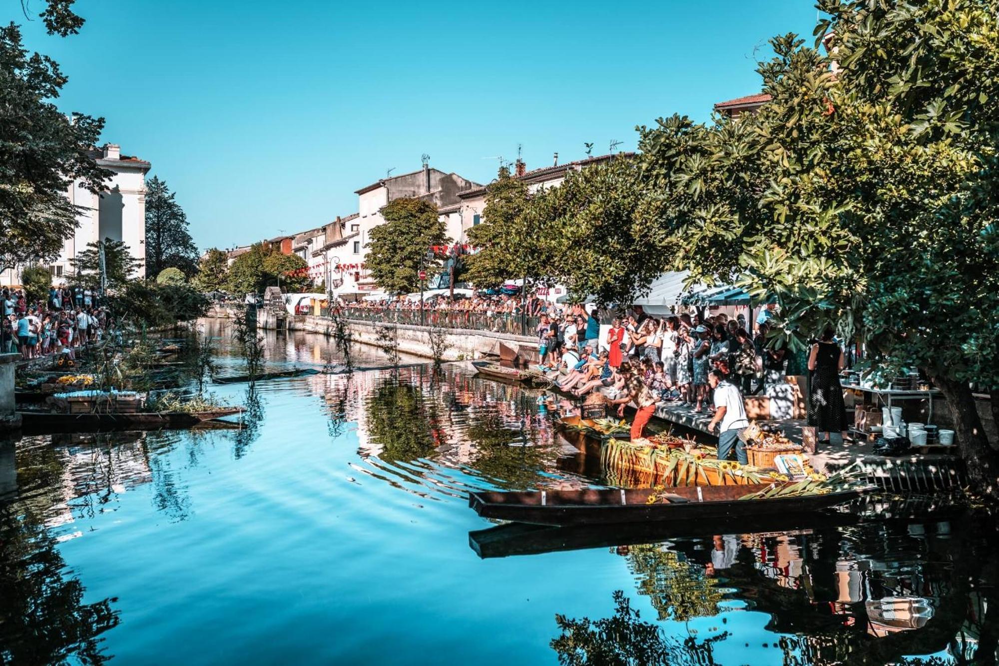 Ferienwohnung Un Petit Nid Au Bord De La Sorgue LʼIsle-sur-la-Sorgue Exterior foto
